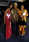 Naomi Campbell 2007.s Nelsonom Mandelom i njegovom suprugom, Gracom Machel, u Johannesburgu
