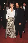 S urednikom novina Philom Bronsteinom bila je u braku od 1998. do 2004.