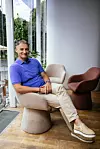 ”Supruga Marina je normalna osoba, svidjela mi se zbog jednostavnosti i iskrenosti. Mislim da je to bila ljubav na prvi pogled”, emotivan je
