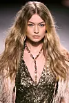 Model Gigi Hadid na modnoj reviji brenda Anna Sui