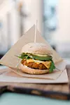 Burger s gluten free pecivom