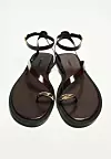 Bershka METALLIC DETAIL - Sandale s remenom u obliku slova T - dark red - 25,99 eura