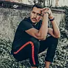 Svoju suprugu obožava vidjeti u lepršavim haljinama.