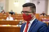 Domagoj Hajduković podržao je lokalni brend noseći platnenu, crvenu maskicu.