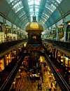 Trgovački centar Queen Victoria Building u Sydneyu sagrađen je 1898.