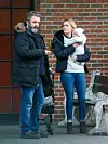 Michael Sheen i Anna Lundberg s tek rođenom kćerkicom U new Yorku gdje su živjeli do pandemije