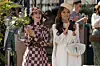 Lily Collins i Ashley Park