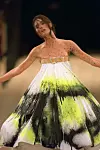 Alexander McQueen, Spring/Summer revija 1999. Fotografija: Shutterstock Editorial/Profimedia