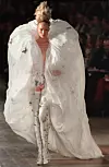 Houte couture revija za Givenchy 1997. godine Fotografija: PIERRE VERDY/AFP/Profimedia