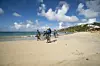 Lokalci izvode vratolomije na plaži