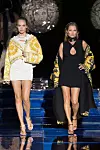 Amber Valletta i Kate Moss;