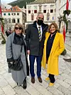 Tereza s galeristicom Brigitom Masle i Markom Potrebicom, predsjednikom gradskog vijeća.