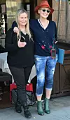 Holivudska glumica sa sestrom Kelly
