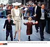 Prinčevska obitelj 1989., Diana u kostimu bezvremenske elegancije.