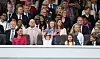 Kate Middleton odabirom boje istaknula se kao centrala figura na završnici kraljičine proslave