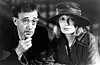 Woody Allen i Mia Farrow u filmu 'Shadows & Fog' (1991).