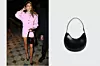 Hailey Bieber nosi Saint Laurent model/ ovalna torba Mango (29,99 eura)