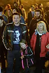 Bruno Šimleša sa svojom suprugom i kćerkicom 2016. godine na plenumu pred Filozofskim fakultetom