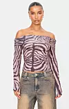 PrettyLittleThing bluza s otvorenim ramenima (7,10 eura)