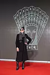 Bernarda Brunović nije skidala kaput ni šal.