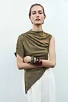 Zara asimetričan top (15,95 eura)