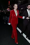 Gwyneth Paltrow u crvenom odijelu