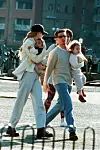 Nicole Kidman i Tom Cruise s Isabellom i Connorom 1995. godine