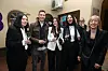 Daniela Trbović sa sestrom Natašom, sinom Lovrom Vlajkijem, njegovom curom Evom Stazić i njezinom mamom Stelom Stazić