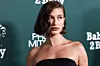 Hailey Bieber 2023., na gala događanju Baby2Baby u Los Angelesu