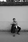 Old school estetika s modernim twistom – Antonio spaja nostalgiju devedesetih s aktualnim street style trendovima