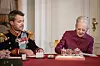 Kraljica Margareta II. predala je krunu svojem sinu
