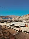 Bar na plaži Alemagou izvrstan je odabir za dnevno ljenčarenje, ali noćno tulumarenje.