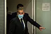 Nicholas Sarkozy pred medijima nije pokazao nikakve emocije povodom izricanja presude.