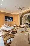 Prostor bistroa koji se nalazi u sklopu cvjećarnice