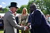 Kralj Charles i Edward Enninful na vrtnoj zabavi u Buckinghamskoj palači