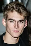 Presley Gerber preminuo je 20. rujna, nije krio svoje probleme s opijatima i mentalnim zdravljem, a to je objavljivao kako bi, govorio je, pomagao i drugima u takvoj situaciji