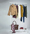 Kratki baloner, United Colors of Benetton, 109 €; Hlače, Nama, 155 €; Košulja, Sisley, 48 €; Sako, Sisley, 189 €; Traperice, Benetton Aria, 62,95 €; Vesta, Centra, 54,99 €; Šal, Gerry Weber, 59,99 €; Torba, Image Haddad, 59,90 €; Tenisice Tosca Blu, 199 €; Remen, Centra, 10,99 €