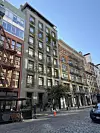 41 Bond Street - stambena zgrada smještena u četvrti NoHo na Manhattanu prepoznatljiva po ručno obrađenoj fasadi s integriranim zelenilom i vertikalnim vrtovima