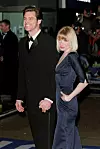 Jim Carrey u crnom odijelu i Renée Zellweger u tamnoplavoj haljini na premijeri filma „Grinch” u Londonu.