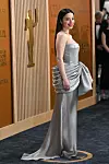 Mikey Madison na dodjeli SAG nagrada u custom made Louise Vuitton haljini