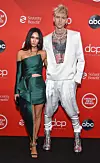 Machine Gun Kelly i Megan Fox na crvenom su se tepihu pojavili čim je glumica predala papire za razvod