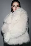 Zara krznena jakna (prije 89,95 eura, sada 53,97 eura)