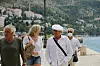 Dubrovnik, 070720. Poznati britanski pjevac Rod Stewart koji ljetuje na Jadranu s drustvom je prosetao Stradunom. Foto: Bozo Radic / CROPIX
