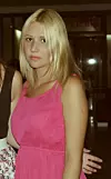 Autorica ‘Nevinih‘ romana o ženskom odrastanju u poraću, kao sedamnaestogodišnjakinja