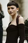 Svojom vamp elegancijom posebno je pažnju privukla Zendaya na pariškom Tjednu visoke mode