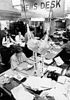 Grudnjak kao simbol partijarhalne opresije; zahtjev za jednakost visi na grudnjaku u redakciji Houston Chroniclea 1970.