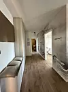Sadrži pet reformera, relax sobu, prostoriju za privatne treninge i kupaonicu