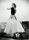 Grace Kelly u legendarnoj haljini iz filma ‘Prozor u dvorište‘ iz 1954. prema kojoj je dizajnerica Elisabetta Franchi izradila kreaciju za njenu unuku