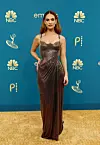Lily James u Versaceu