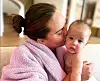 Chrissy Teigen s kćerkicom Esti